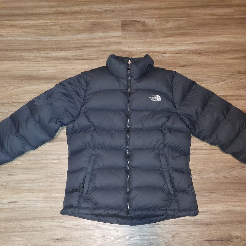 The North Face 700 Women's Black Puffer Jacket